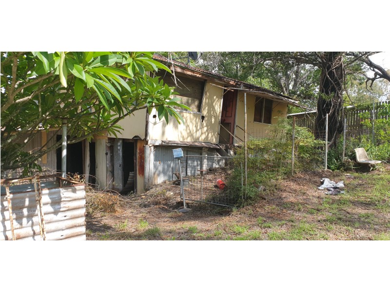 12 West St, Mount Morgan QLD 4714