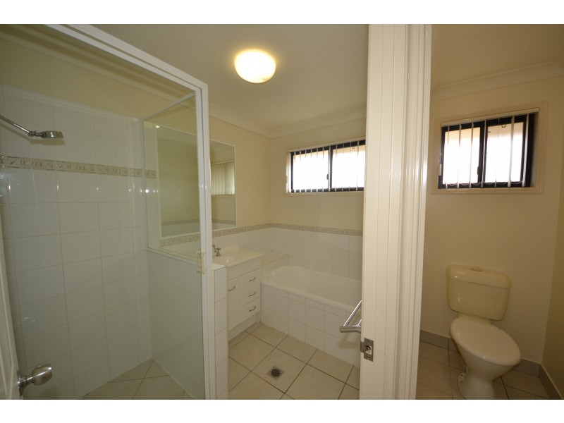 8 Zamia Way, Gracemere QLD 4702