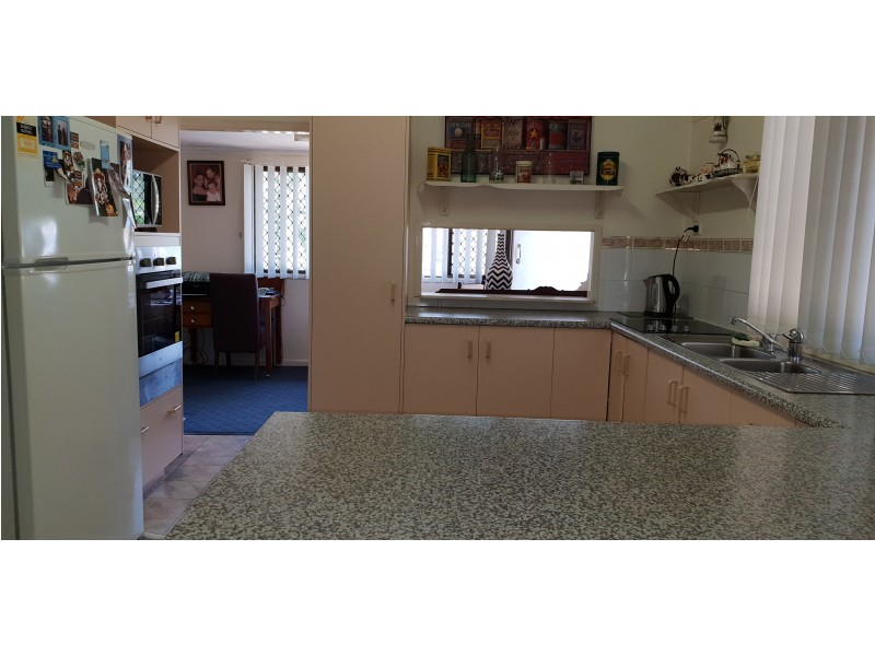 10 Limerick Lane, Mount Morgan QLD 4714