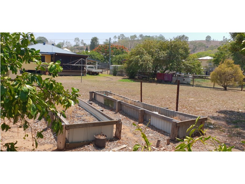 10 Limerick Lane, Mount Morgan QLD 4714