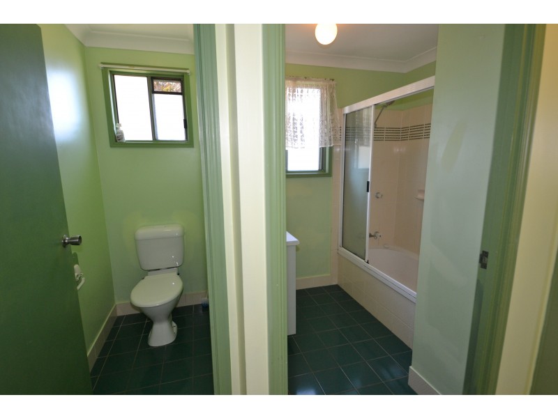 37 Cowan St, Gracemere QLD 4702