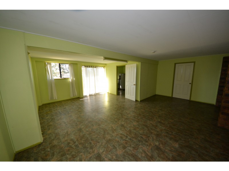 37 Cowan St, Gracemere QLD 4702