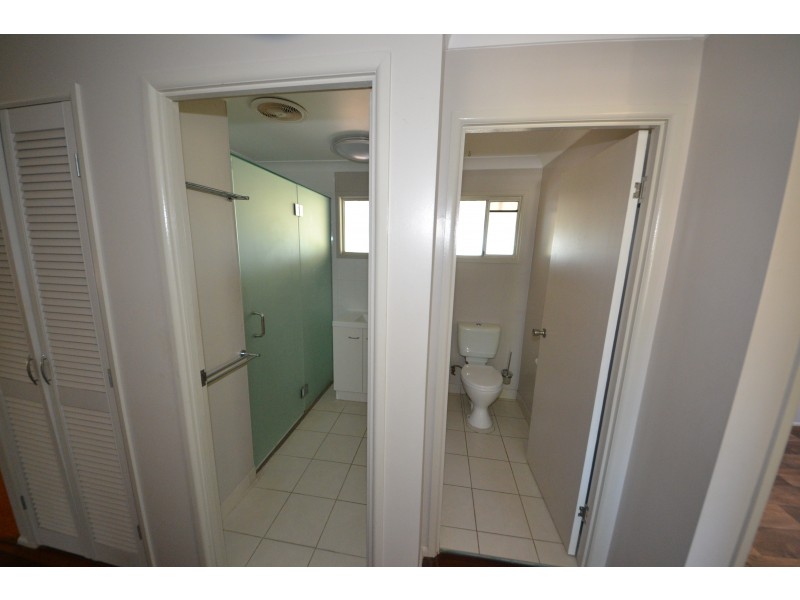 4 Perriman St, Gracemere QLD 4702