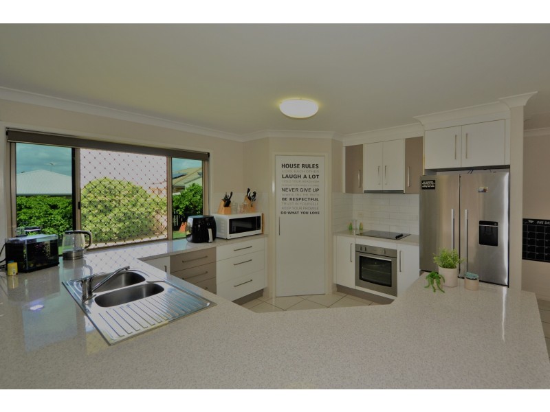 9 Thomas St, Gracemere QLD 4702