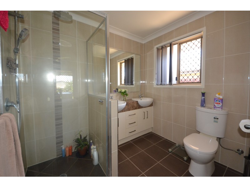 9 Thomas St, Gracemere QLD 4702