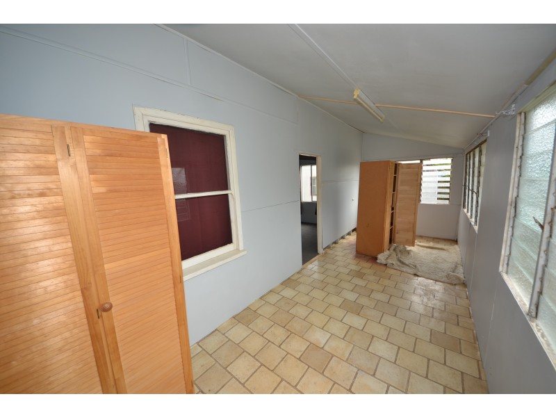 6 Campion St, Mount Morgan QLD 4714