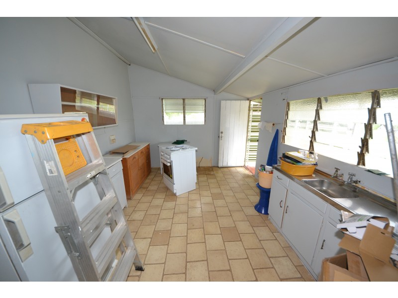 6 Campion St, Mount Morgan QLD 4714