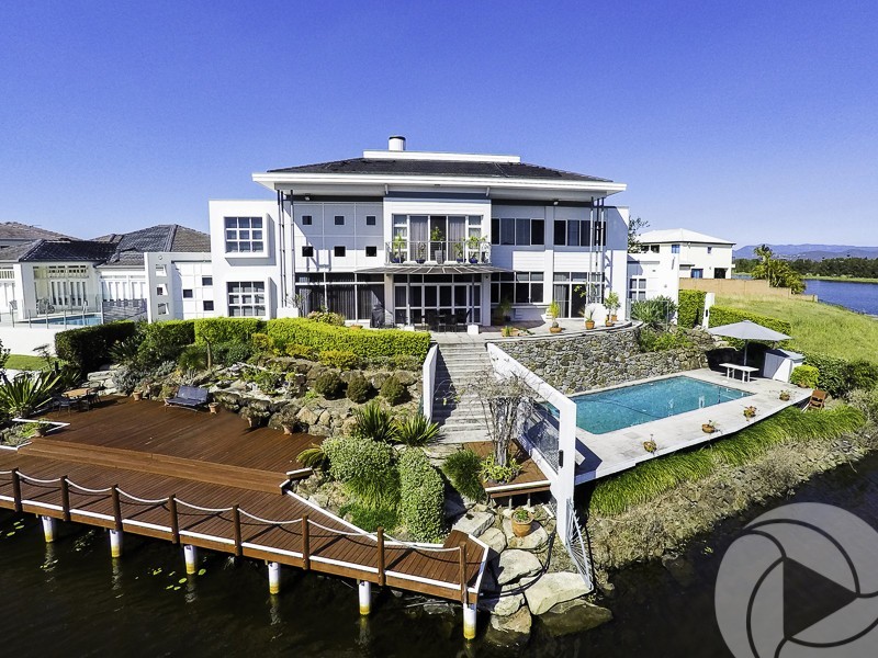 17 Staysail Crescent, Clear Island Waters QLD 4226