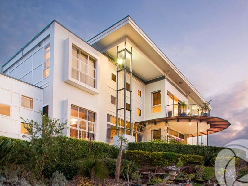 17 Staysail Crescent, Clear Island Waters QLD 4226