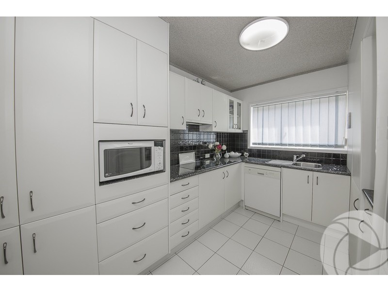 2/66 Marine Parade, Miami QLD 4220