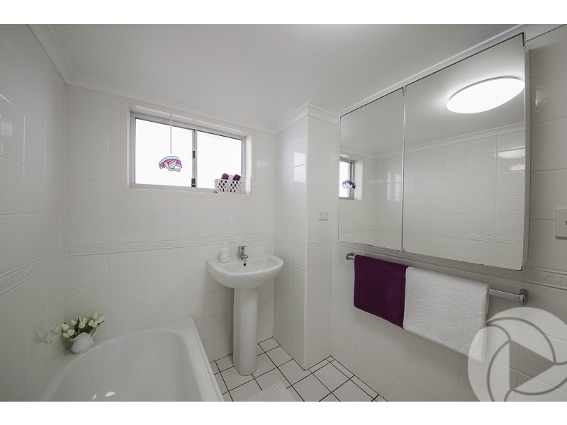 2/66 Marine Parade, Miami QLD 4220