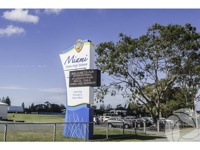 2/66 Marine Parade, Miami QLD 4220