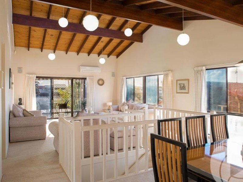 12 Claymore Crescent, Sorrento QLD 4217