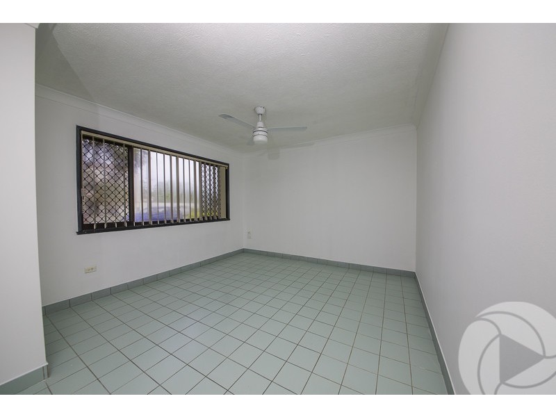 1/11 Brett Avenue, Labrador QLD 4215