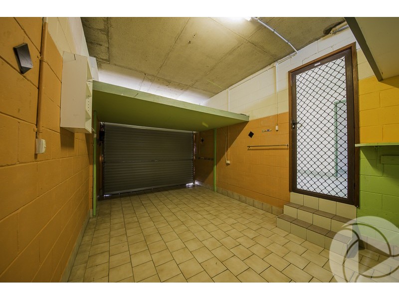 1/11 Brett Avenue, Labrador QLD 4215