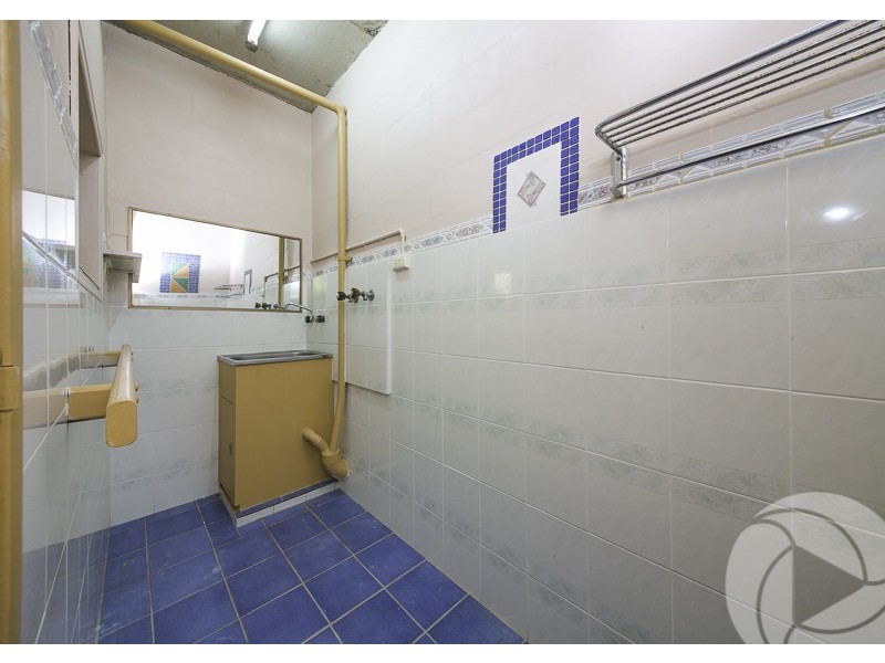 1/11 Brett Avenue, Labrador QLD 4215