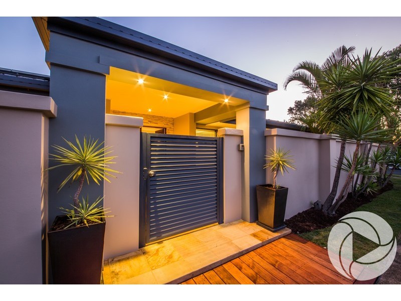 16 Verona Avenue, Isle Of Capri QLD 4217