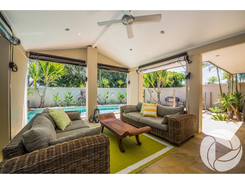 16 Verona Avenue, Isle Of Capri QLD 4217