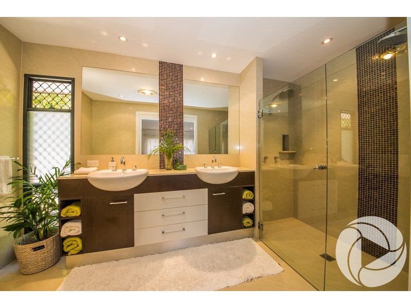 16 Verona Avenue, Isle Of Capri QLD 4217