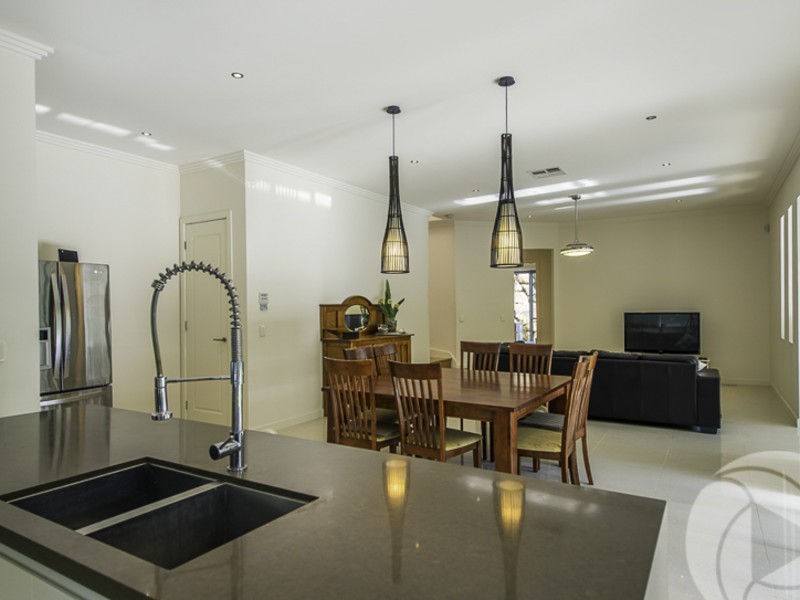 3 Golden Grove Boulevard, Reedy Creek QLD 4227