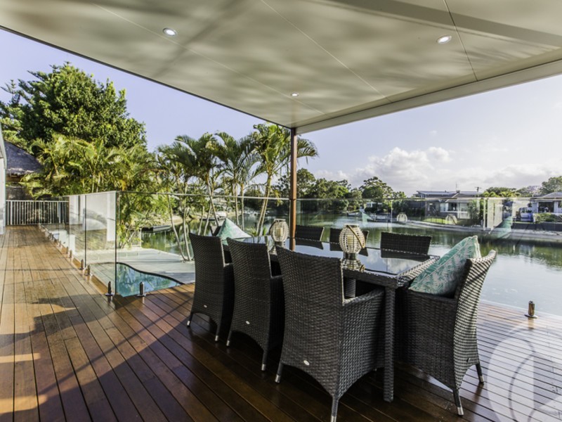 7 Lakeside Avenue, Broadbeach Waters QLD 4218