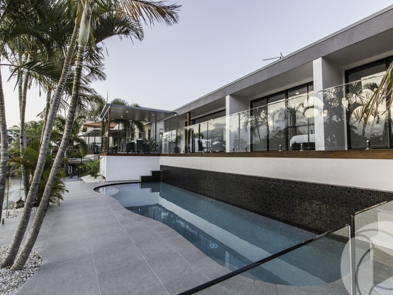 7 Lakeside Avenue, Broadbeach Waters QLD 4218