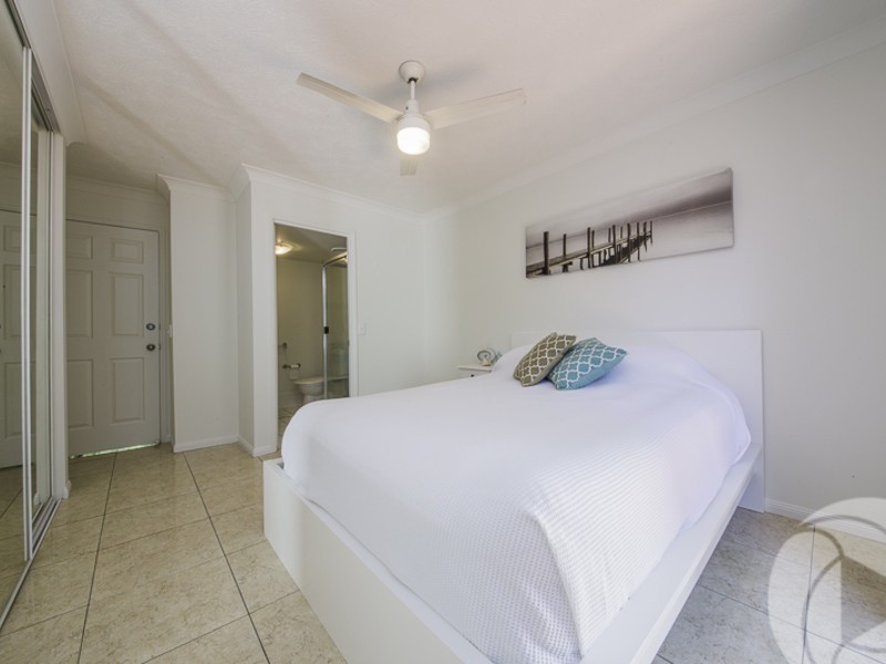 9/38 Labrador Street, Labrador QLD 4215