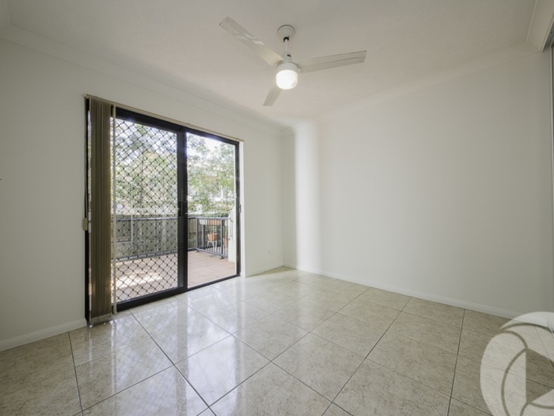 9/38 Labrador Street, Labrador QLD 4215