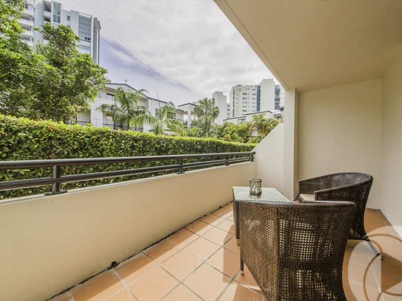 9/38 Labrador Street, Labrador QLD 4215