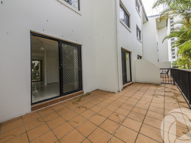 9/38 Labrador Street, Labrador QLD 4215