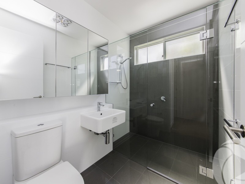 1/40 Jefferson Lake, Palm Beach QLD 4221