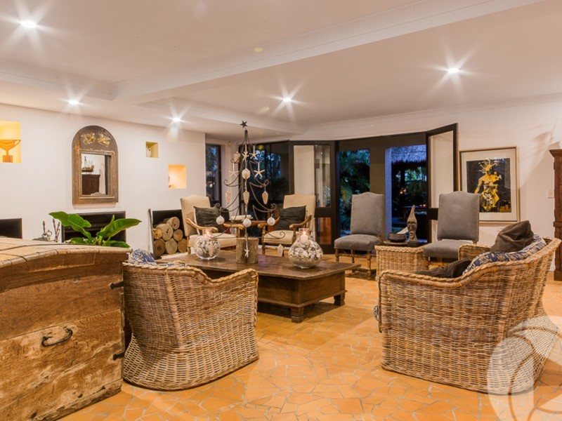 379 Benowa Road, Benowa Waters QLD 4217