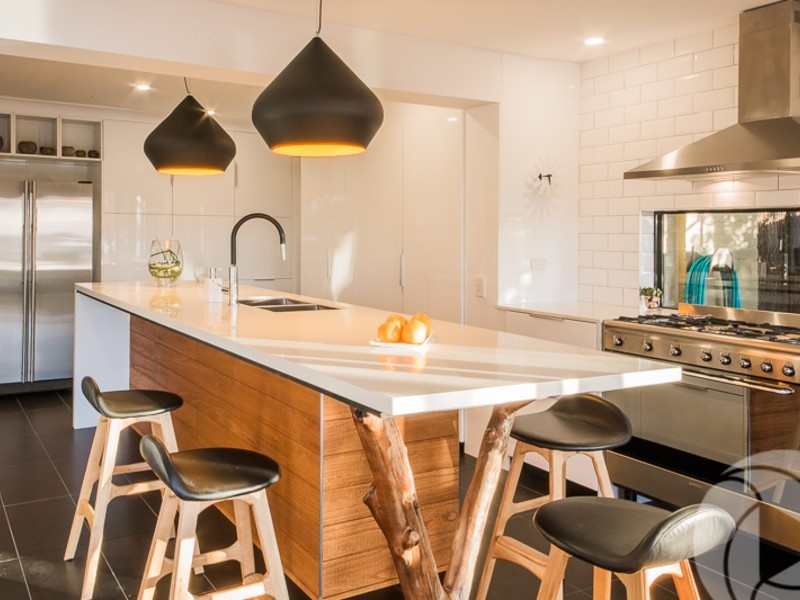 379 Benowa Road, Benowa Waters QLD 4217