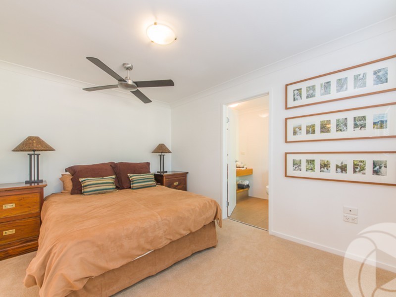 379 Benowa Road, Benowa Waters QLD 4217