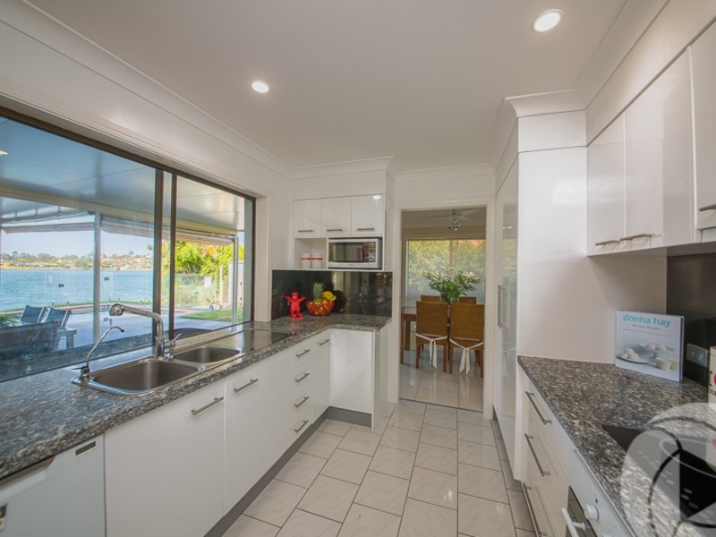 13 Acron Street, Elanora QLD 4221