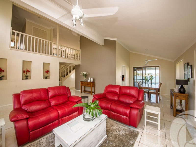 13 Acron Street, Elanora QLD 4221