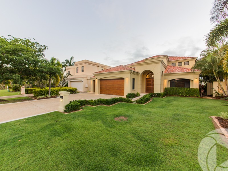 1670 Riverdale Drive, Hope Island QLD 4212