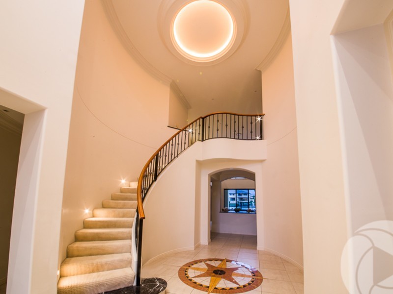 1670 Riverdale Drive, Hope Island QLD 4212