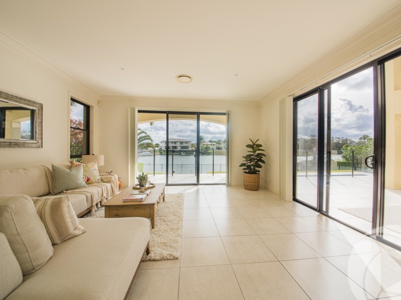 1670 Riverdale Drive, Hope Island QLD 4212