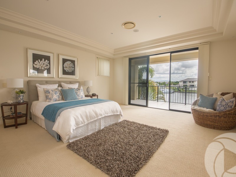 1670 Riverdale Drive, Hope Island QLD 4212