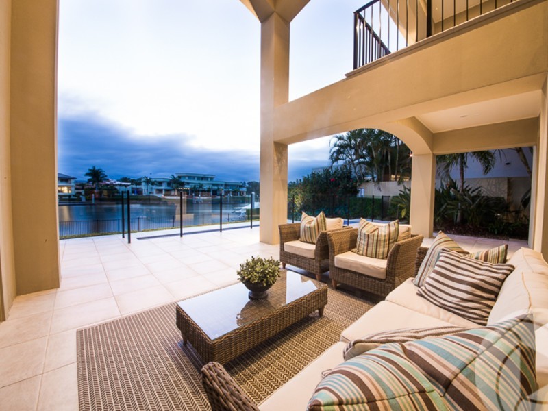 1670 Riverdale Drive, Hope Island QLD 4212