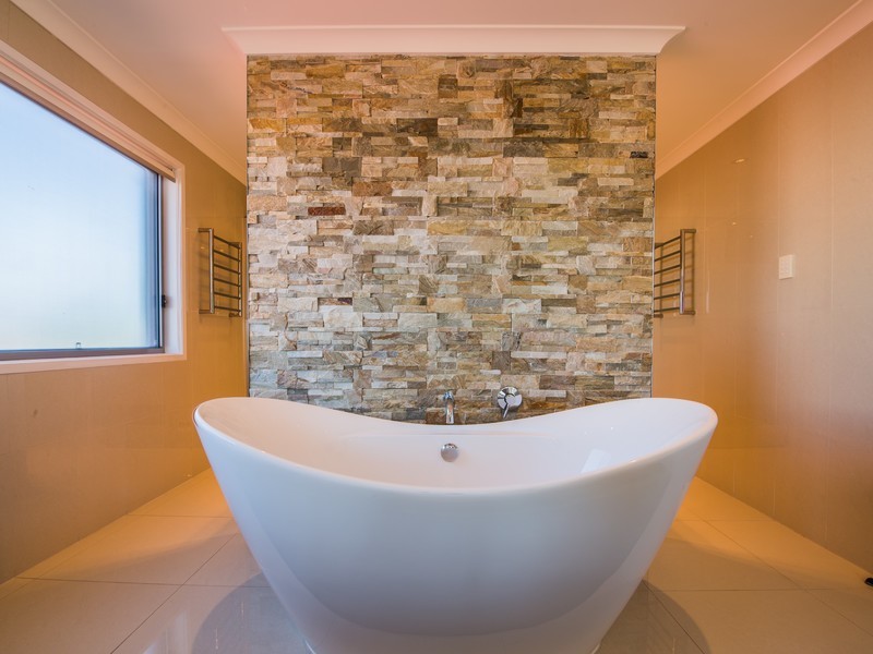 27 Park Avenue, Broadbeach Waters QLD 4218