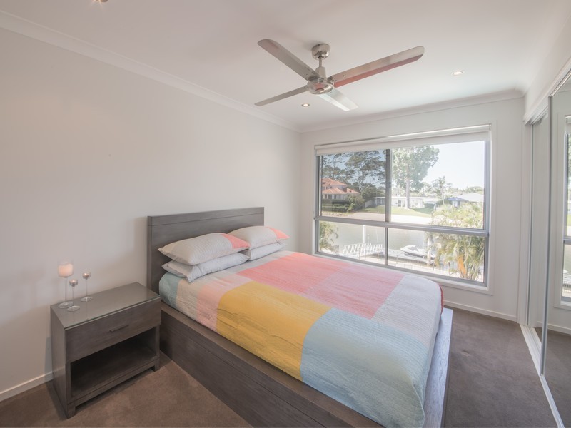 27 Park Avenue, Broadbeach Waters QLD 4218