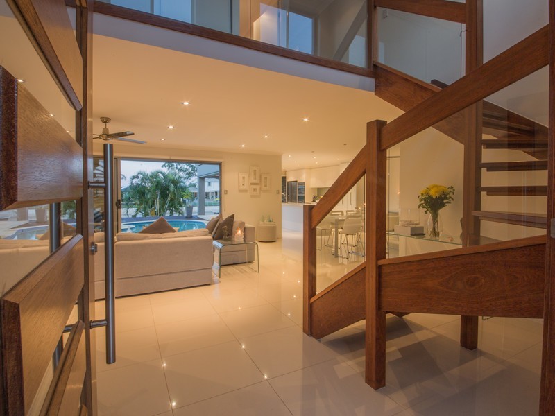 27 Park Avenue, Broadbeach Waters QLD 4218
