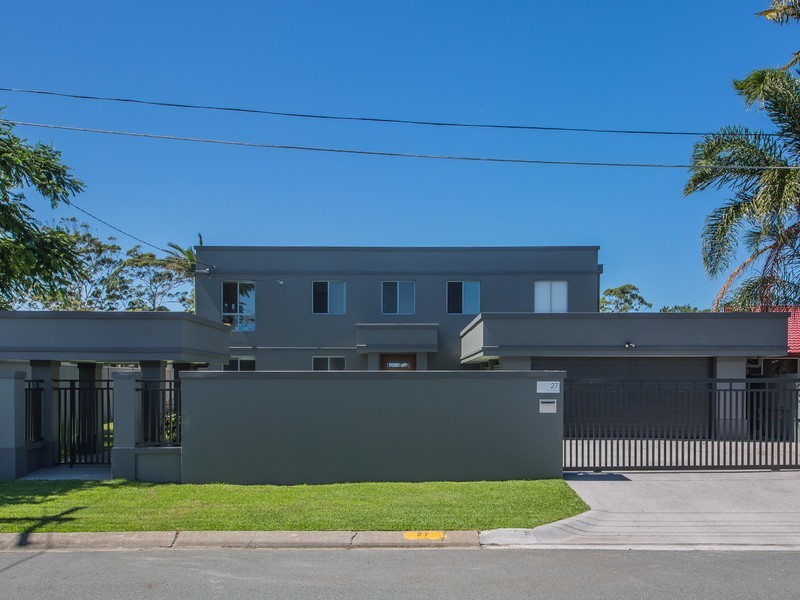 27 Park Avenue, Broadbeach Waters QLD 4218