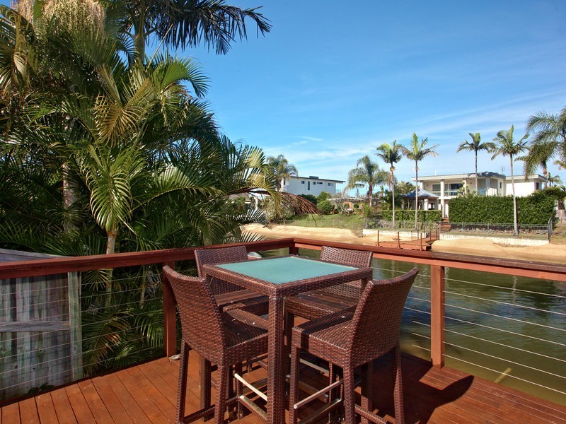 6 Palmetto Court, Broadbeach Waters QLD 4218