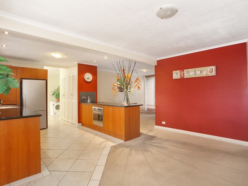 6 Palmetto Court, Broadbeach Waters QLD 4218