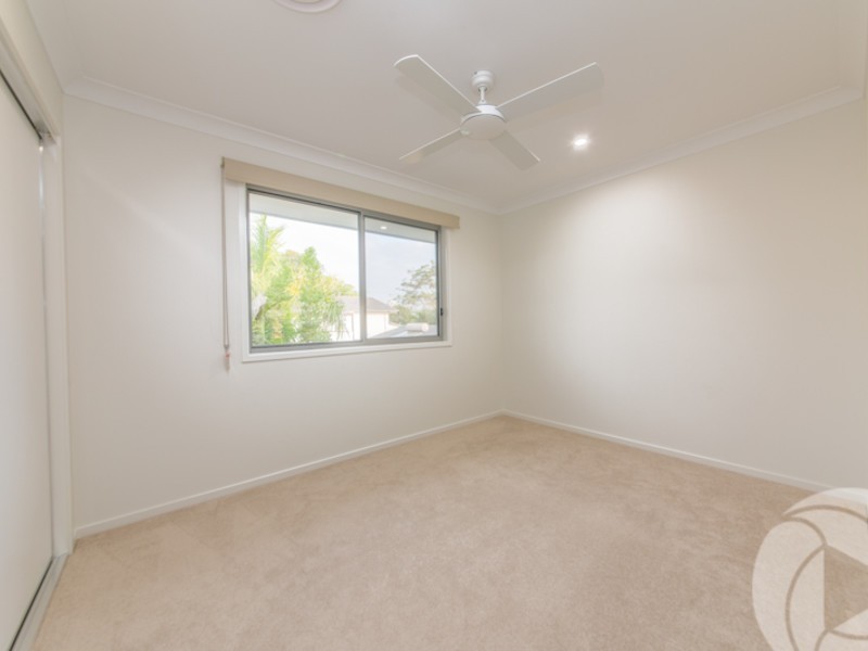 4a Coobowie Street, Broadbeach Waters QLD 4218