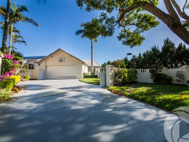 59 Charolais Crescent, Benowa Waters QLD 4217