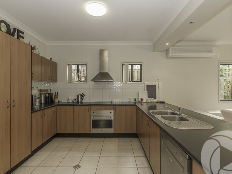 13 Menton Avenue, Varsity Lakes QLD 4227